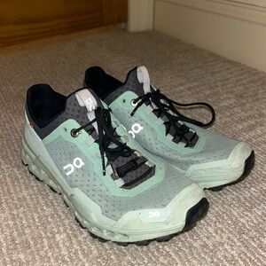 Women’s On Running cloudultra shoes